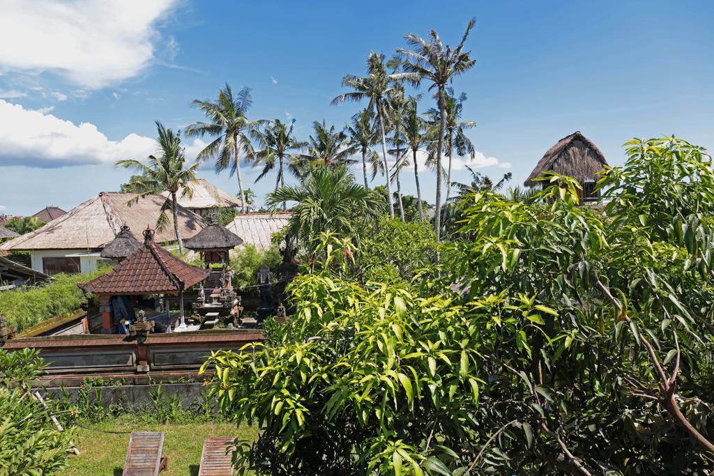 Surfers House Hotel Kuta Lombok Quarto foto