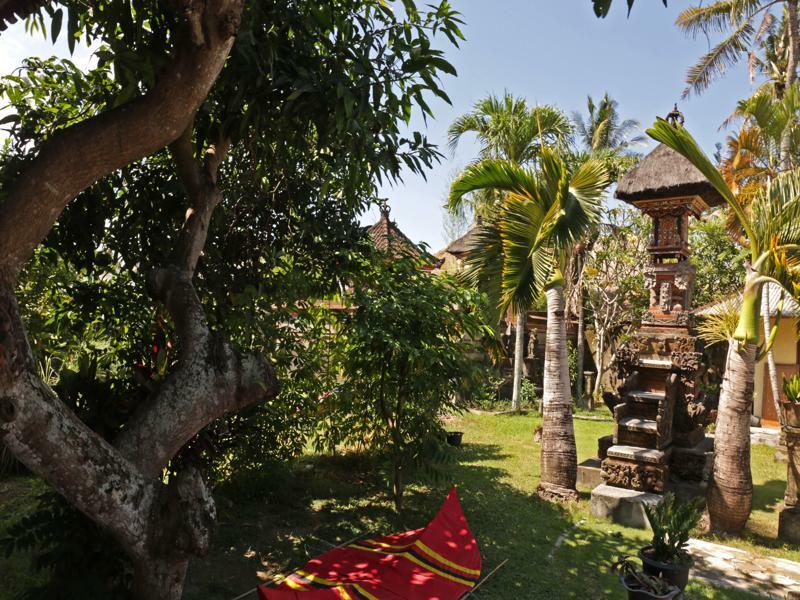 Surfers House Hotel Kuta Lombok Exterior foto